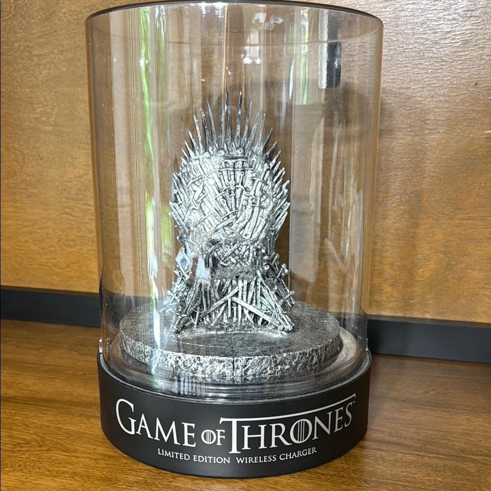 Limited Edition Game of Thrones Wireless Charger from AT&T